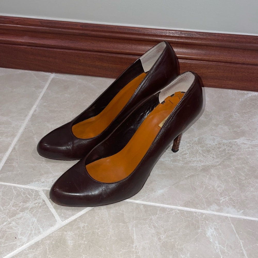 Max Studio Brown Leather Pumps